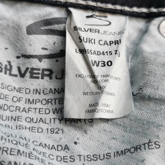 SILVER JEANS | Suki Capris, 30 W x 26 L - Picture 4 of 7